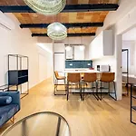 Bebarceloner Eixample Apartments - 4 Bedrooms