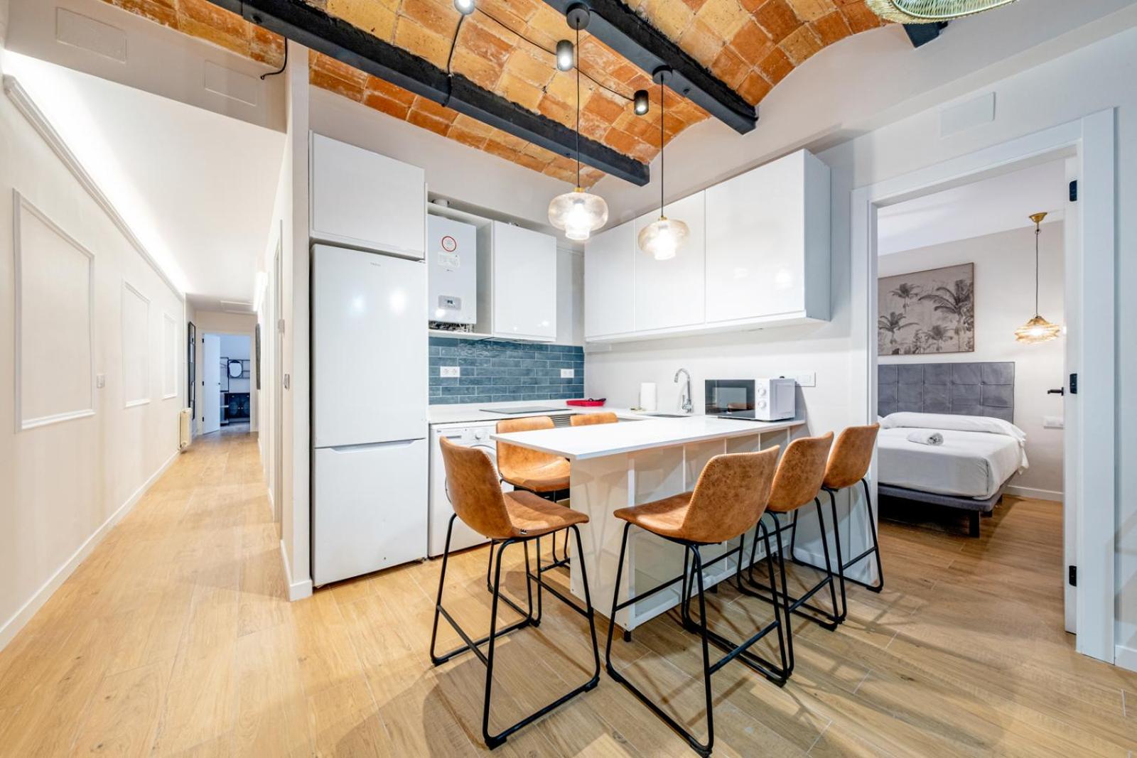 Apartment Bebarceloner Eixample - 4 Bedrooms *