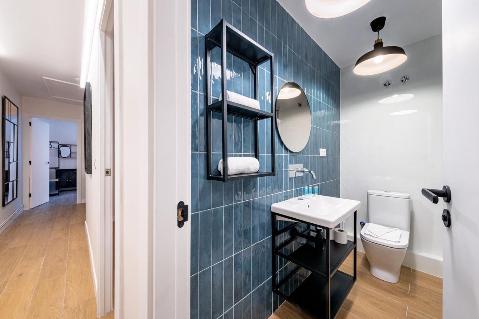 Bebarceloner Eixample - 4 Bedrooms Apartment *