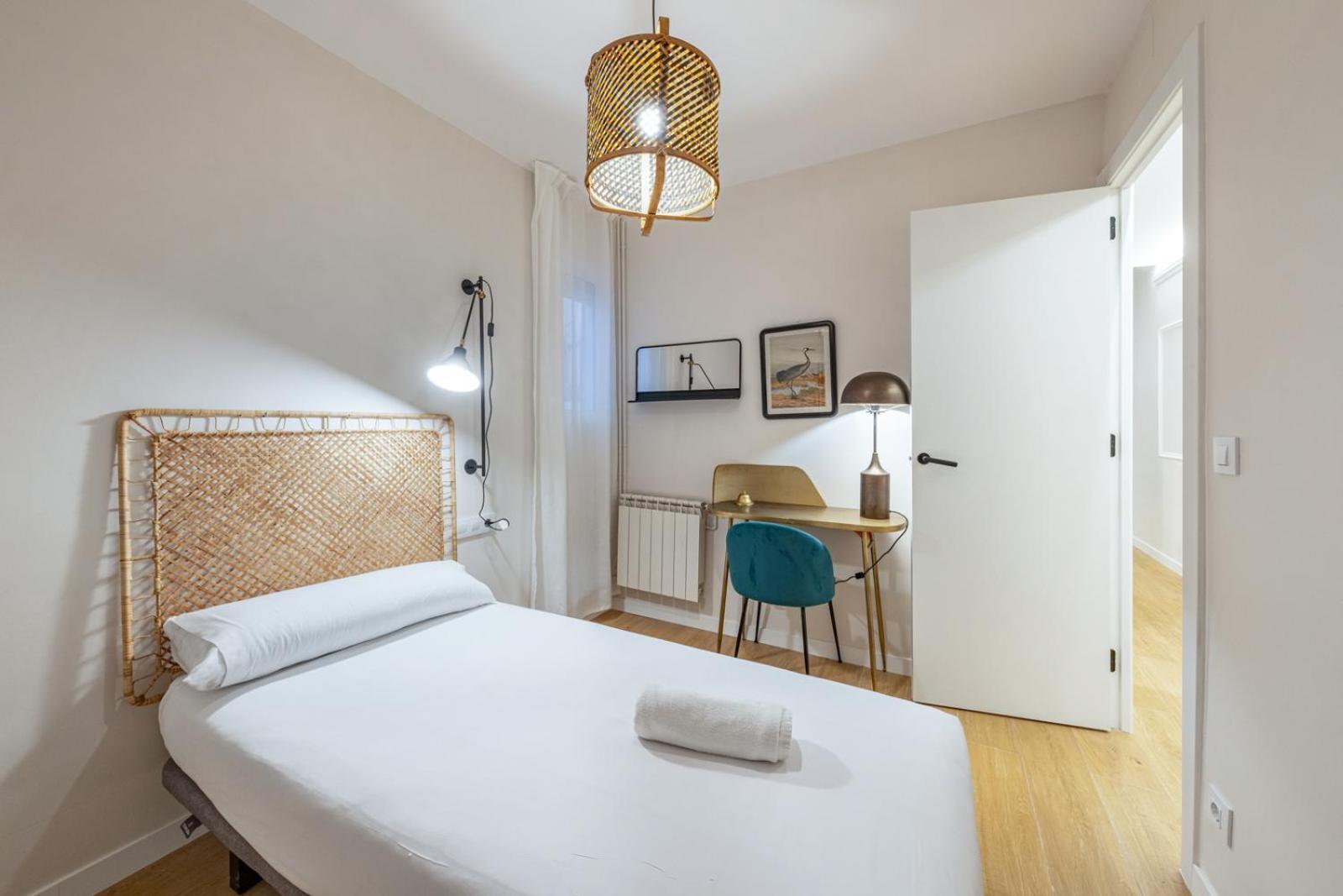Apartment Bebarceloner Eixample - 4 Bedrooms *